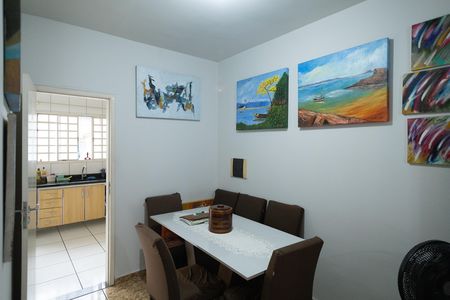 Casa de condomínio para alugar com 100m², 2 quartos e 1 vaga Casa de condomínio para alugar com 100m², 2 quartos e 1 vagaSala de Jantar
