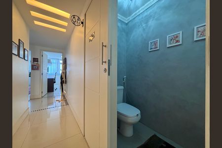 Apartamento à venda com 222m², 4 quartos e 1 vaga Apartamento à venda com 222m², 4 quartos e 1 vagaLavabo
