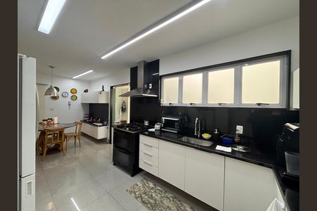 Apartamento à venda com 222m², 4 quartos e 1 vaga Apartamento à venda com 222m², 4 quartos e 1 vagaCozinha