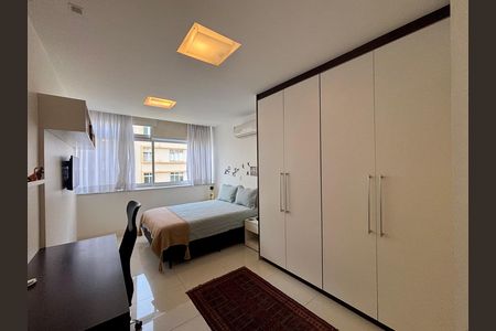 Apartamento à venda com 222m², 4 quartos e 1 vaga Apartamento à venda com 222m², 4 quartos e 1 vagaSuite 1