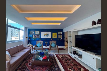 Apartamento à venda com 222m², 4 quartos e 1 vaga Apartamento à venda com 222m², 4 quartos e 1 vagaSala