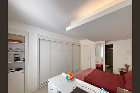 Apartamento à venda com 222m², 4 quartos e 1 vaga Apartamento à venda com 222m², 4 quartos e 1 vagaSuíte 2
