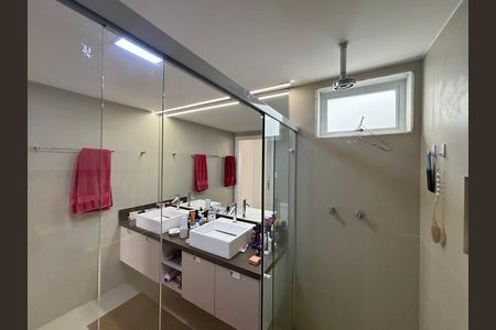 Apartamento à venda com 222m², 4 quartos e 1 vaga Apartamento à venda com 222m², 4 quartos e 1 vagaSuíte 3 - banheiro