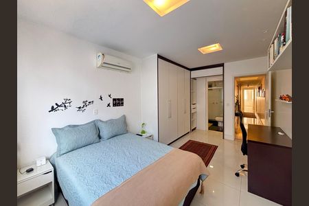 Apartamento à venda com 222m², 4 quartos e 1 vaga Apartamento à venda com 222m², 4 quartos e 1 vagaSuite 1