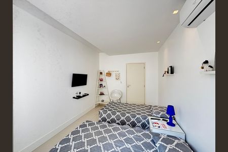 Apartamento à venda com 222m², 4 quartos e 1 vaga Apartamento à venda com 222m², 4 quartos e 1 vagaQuarto