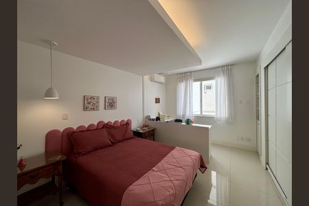 Apartamento à venda com 222m², 4 quartos e 1 vaga Apartamento à venda com 222m², 4 quartos e 1 vagaSuíte 2