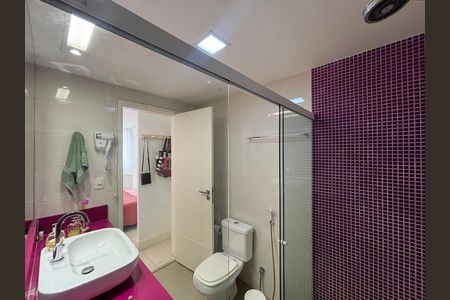 Apartamento à venda com 222m², 4 quartos e 1 vaga Apartamento à venda com 222m², 4 quartos e 1 vagaSuíte 2 - banheiro