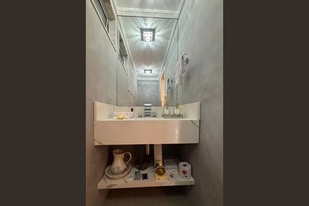 Apartamento à venda com 222m², 4 quartos e 1 vaga Apartamento à venda com 222m², 4 quartos e 1 vagaLavabo