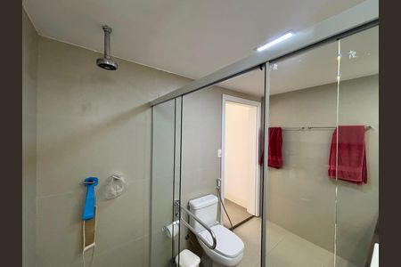 Apartamento à venda com 222m², 4 quartos e 1 vaga Apartamento à venda com 222m², 4 quartos e 1 vagaSuíte 3 - banheiro