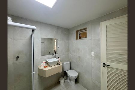 Apartamento à venda com 222m², 4 quartos e 1 vaga Apartamento à venda com 222m², 4 quartos e 1 vagaÁrea de serviço - banheiro