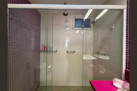 Apartamento à venda com 222m², 4 quartos e 1 vaga Apartamento à venda com 222m², 4 quartos e 1 vagaSuíte 2 - banheiro