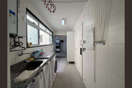 Apartamento à venda com 222m², 4 quartos e 1 vaga Apartamento à venda com 222m², 4 quartos e 1 vagaÁrea de serviço