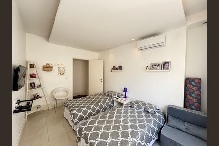 Apartamento à venda com 222m², 4 quartos e 1 vaga Apartamento à venda com 222m², 4 quartos e 1 vagaQuarto