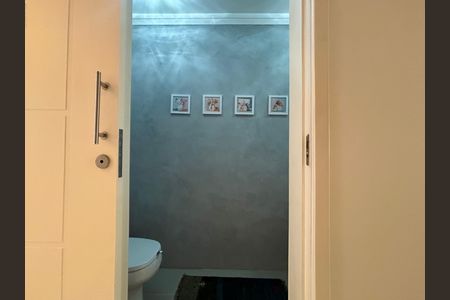 Apartamento à venda com 222m², 4 quartos e 1 vaga Apartamento à venda com 222m², 4 quartos e 1 vagaLavabo
