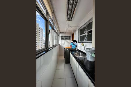 Apartamento para alugar com 150m², 3 quartos e 1 vagaÁrea de Serviço