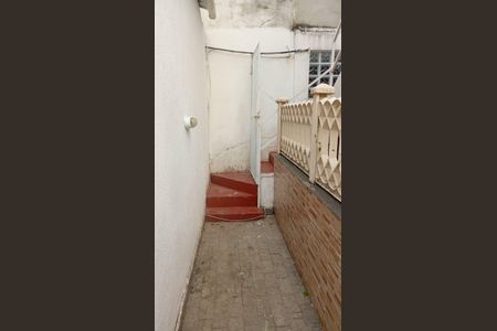 Apartamento para alugar com 70m², 2 quartos e sem vagaEscada
