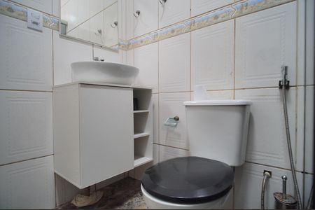 Casa à venda com 140m², 3 quartos e 2 vagasBanheiro