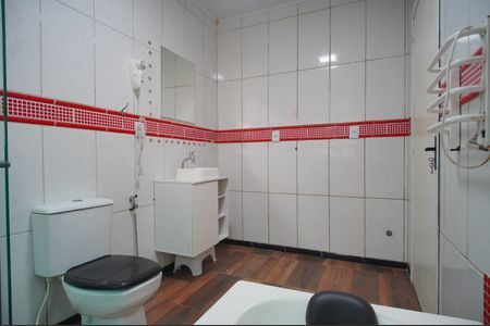 Casa à venda com 140m², 3 quartos e 2 vagasBanheiro da Suíte