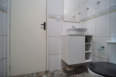Casa à venda com 140m², 3 quartos e 2 vagasBanheiro