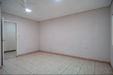 Casa à venda com 140m², 3 quartos e 2 vagasSuíte