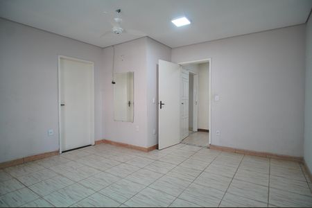 Casa à venda com 140m², 3 quartos e 2 vagasSuíte