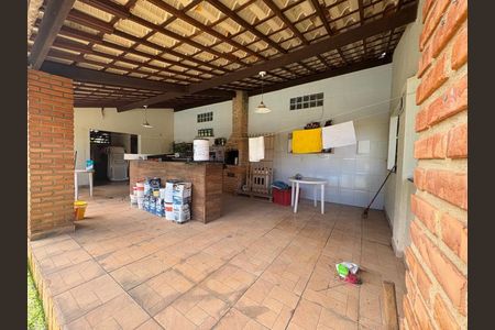 Casa de condomínio à venda com 200m², 4 quartos e 5 vagas
