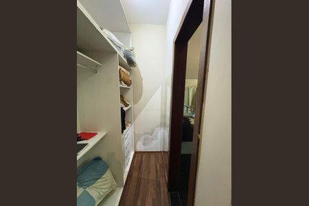 Casa de condomínio à venda com 200m², 4 quartos e 5 vagas