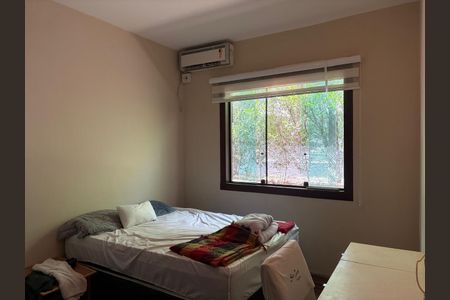 Casa de condomínio à venda com 200m², 4 quartos e 5 vagas