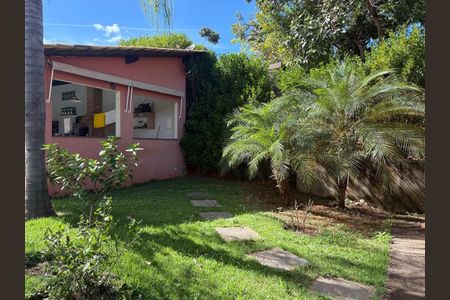 Casa de condomínio à venda com 200m², 4 quartos e 5 vagas