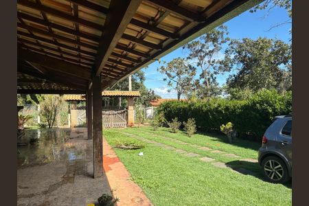 Casa de condomínio à venda com 200m², 4 quartos e 5 vagas