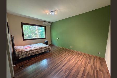 Casa de condomínio à venda com 200m², 4 quartos e 5 vagas
