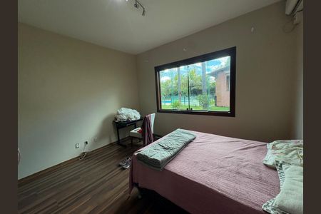 Casa de condomínio à venda com 200m², 4 quartos e 5 vagas