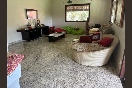 Casa de condomínio à venda com 200m², 4 quartos e 5 vagas