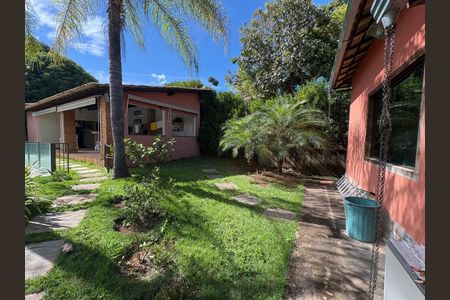 Casa de condomínio à venda com 200m², 4 quartos e 5 vagas