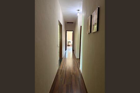 Casa de condomínio à venda com 200m², 4 quartos e 5 vagas