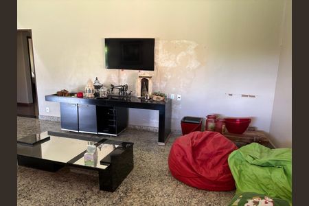 Casa de condomínio à venda com 200m², 4 quartos e 5 vagas
