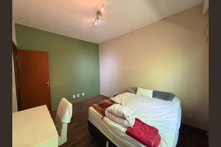 Casa de condomínio à venda com 200m², 4 quartos e 5 vagas