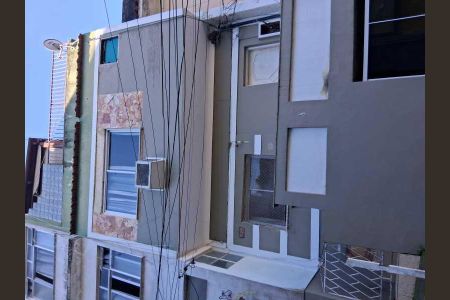 Casa à venda com 47m², 2 quartos e 1 vaga