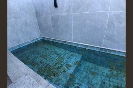 Casa à venda com 47m², 2 quartos e 1 vaga