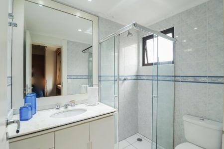 Apartamento à venda com 235m², 4 quartos e 4 vagasBanheiro da Suíte 1