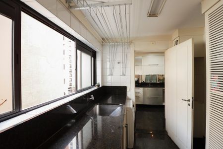 Apartamento à venda com 235m², 4 quartos e 4 vagasCozinha e Área de Serviço