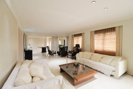 Apartamento à venda com 235m², 4 quartos e 4 vagasSala