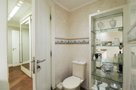 Apartamento à venda com 235m², 4 quartos e 4 vagasBanheiro da Suíte 4