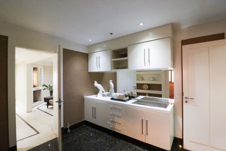 Apartamento à venda com 235m², 4 quartos e 4 vagasCozinha e Área de Serviço