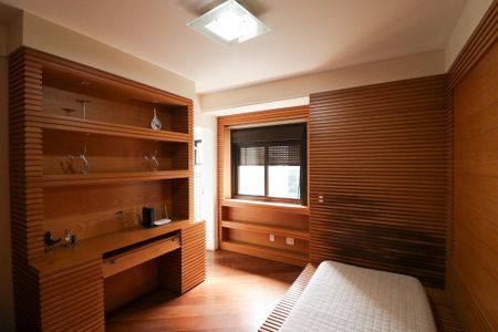 Apartamento à venda com 235m², 4 quartos e 4 vagasSuíte 1