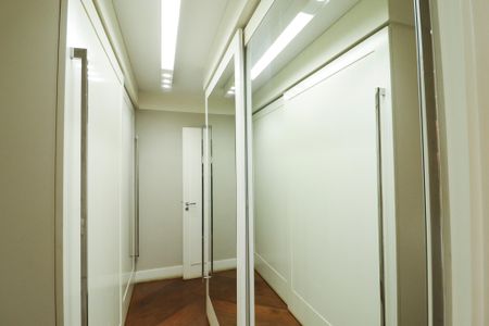 Apartamento à venda com 235m², 4 quartos e 4 vagasSuíte 4
