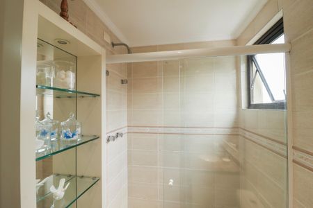 Apartamento à venda com 235m², 4 quartos e 4 vagasBanheiro da Suíte 2