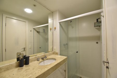 Apartamento para alugar com 65m², 2 quartos e 1 vagaBanheiro da Suíte
