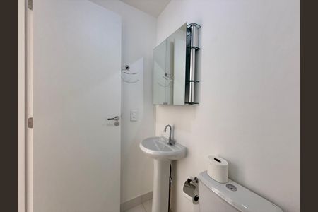 Apartamento para alugar com 35m², 2 quartos e sem vaga Apartamento para alugar com 35m², 2 quartos e sem vagaBanheiro