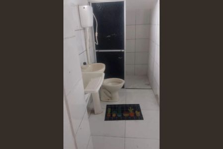 Banheiro de apartamento para alugar com 2 quartos, 50m² em Tororó, Salvador